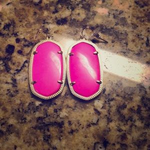 Kendra Scott - Danielle earrings in Magenta